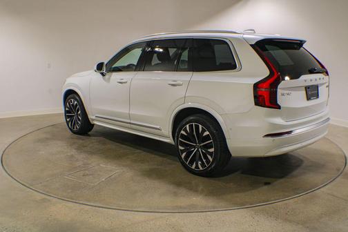 Crystal White Metallic 2025 Volvo XC90 B6 Plus 7-Seater