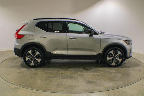 Silver Dawn Metallic 2023 Volvo XC40 B5 Plus Dark Theme