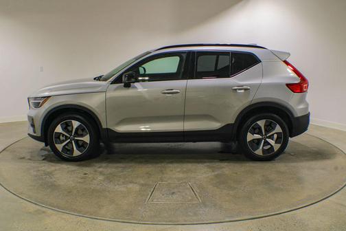 Silver Dawn Metallic 2023 Volvo XC40 B5 Plus Dark Theme