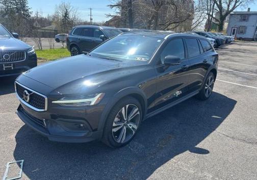 2024 Volvo V60 Cross Country B5 Plus