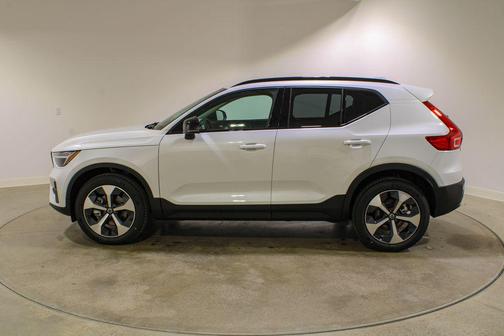 Crystal White 2026 Volvo XC40 Core, B5 AWD Gas (mild hybrid), Dark