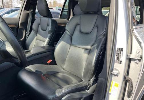 Silver Dawn Metallic 2023 Volvo XC90 B6 Core