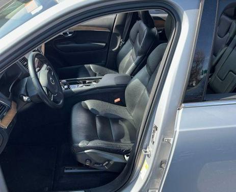Silver Dawn Metallic 2023 Volvo XC90 B6 Core