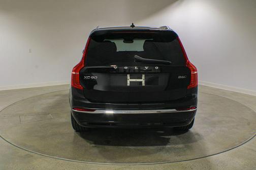 Onyx Black Metallic 2023 Volvo XC90 B6 Ultimate 7-Seater