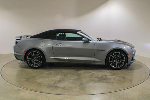 Sharkskin Metallic 2023 Chevrolet Camaro 1SS