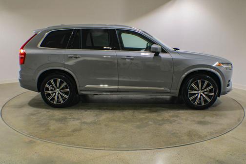 Vapour Grey Metallic 2025 Volvo XC90 B5 Core