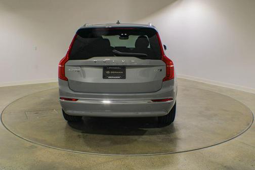 Vapour Grey Metallic 2025 Volvo XC90 B5 Core