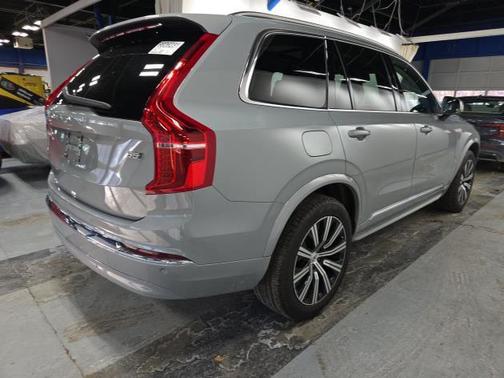 Vapour Grey Metallic 2025 Volvo XC90 B5 Core