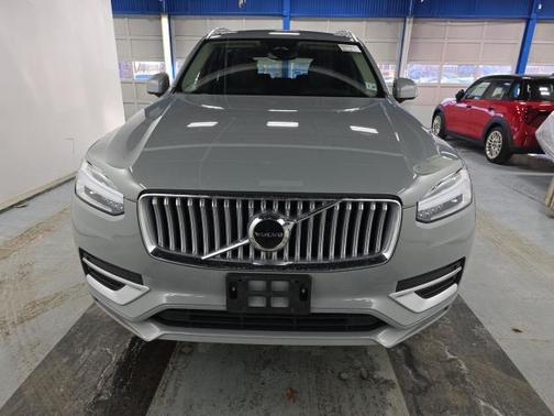 Vapour Grey Metallic 2025 Volvo XC90 B5 Core