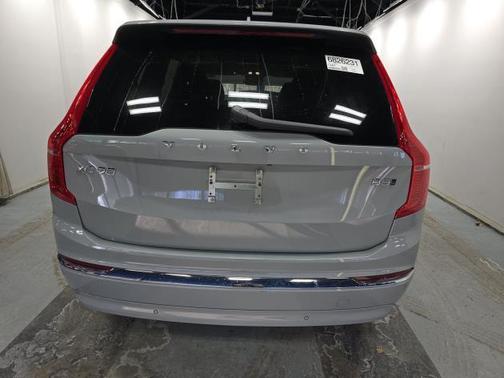 Vapour Grey Metallic 2025 Volvo XC90 B5 Core