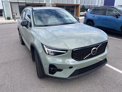 Sage Green Metallic 2023 Volvo XC40 B5 Plus Dark Theme
