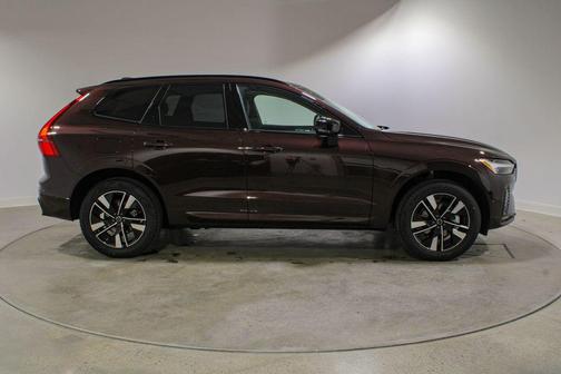 Mulberry Metallic 2026 Volvo XC60 B5 Plus