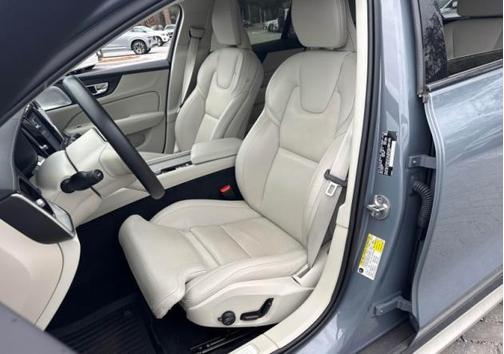 Thunder Grey Metallic 2024 Volvo V60 Cross Country B5 Ultimate