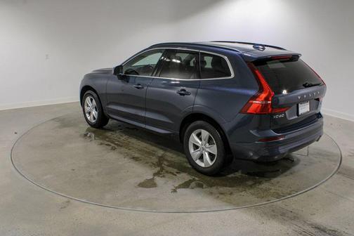 2022 Volvo XC60 B5 Momentum