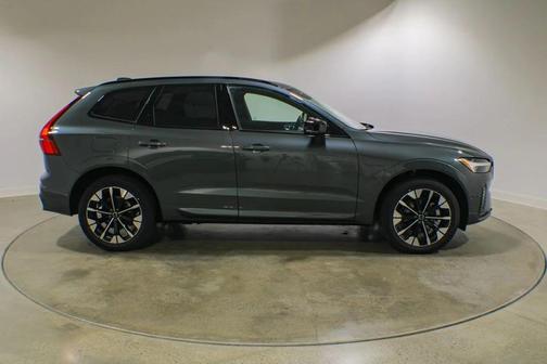 Forest Lake 2026 Volvo XC60 B5 Plus