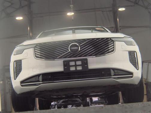 Crystal White Metallic 2025 Volvo XC90 B6 Plus 7-Seater