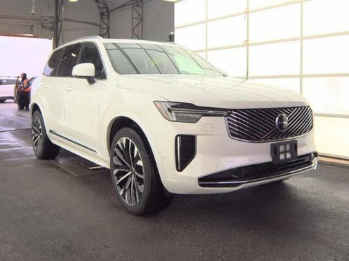 Crystal White Metallic 2025 Volvo XC90 B6 Plus 7-Seater