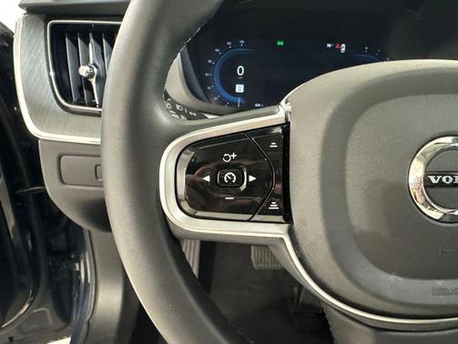Denim Blue Metallic 2025 Volvo XC60 B5 Plus