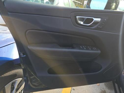 Denim Blue Metallic 2025 Volvo XC60 B5 Plus