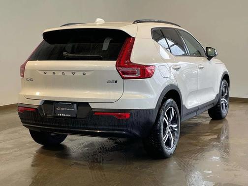 Crystal White 2026 Volvo XC40 Core, B5 AWD Gas (mild hybrid), Dark