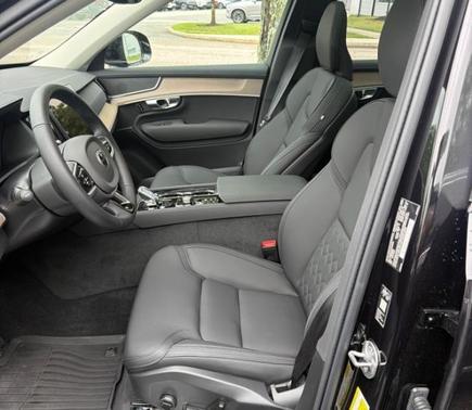 Onyx Black Metallic 2026 Volvo XC90 B6 Plus 7-Seater