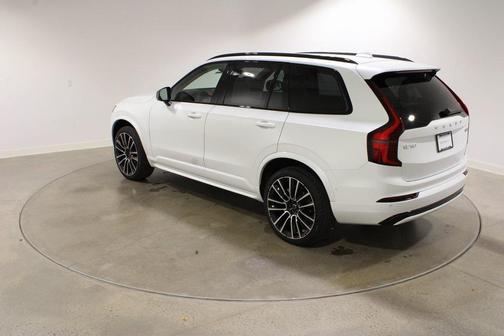 2026 Volvo XC90 B6 Ultra Dark Theme 6-Seater