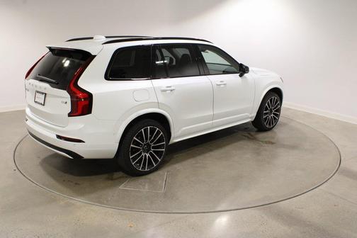 2026 Volvo XC90 B6 Ultra Dark Theme 6-Seater