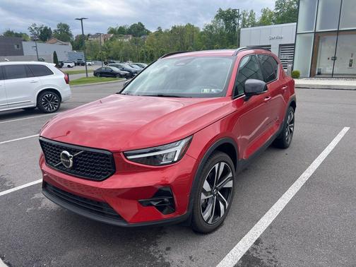 Fusion Red Metallic 2024 Volvo XC40 B5 Plus Dark Theme