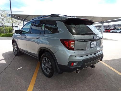 Lunar Silver Metallic 2024 Honda Passport