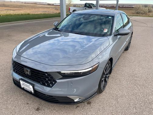 2025 Honda Accord Hybrid 