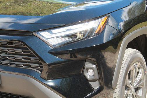 2025 Toyota RAV4 Hybrid XLE Premium