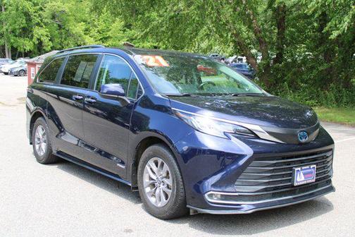 2021 Toyota Sienna XLE 7 Passenger