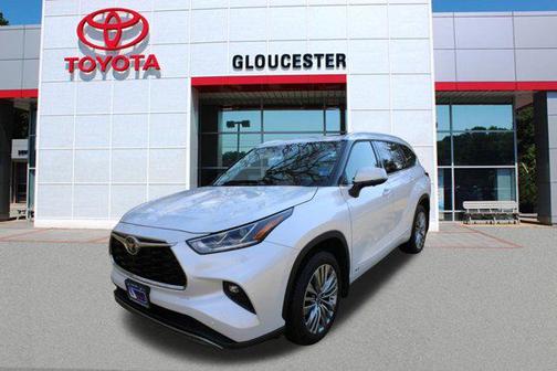 2025 Toyota Highlander Hybrid Platinum