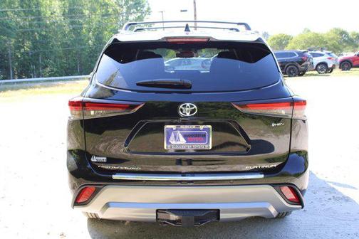 Midnight Black Metallic 2026 Toyota Highlander Hybrid Platinum