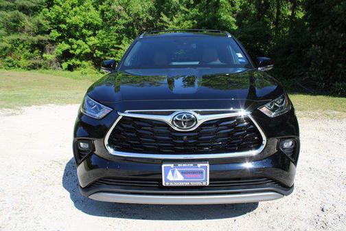 Midnight Black Metallic 2026 Toyota Highlander Hybrid Platinum