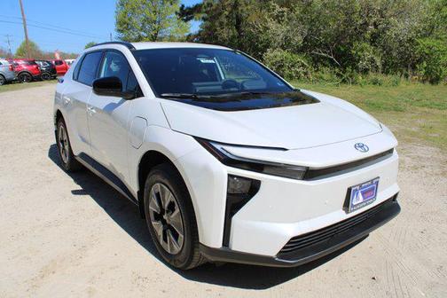 Wind Chill Pearl 2026 Toyota bZ XLE