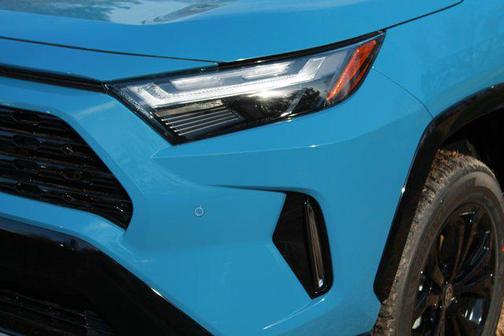 2025 Toyota RAV4 Hybrid SE