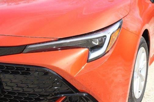 2025 Toyota Corolla Hatchback SE