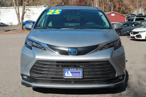 2025 Toyota Sienna XLE