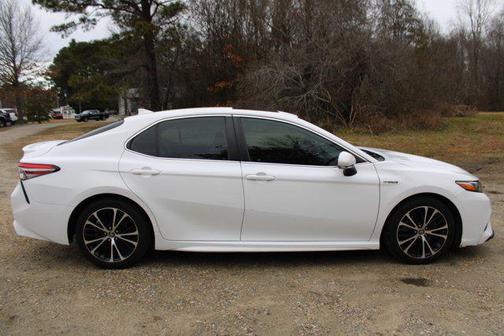 2019 Toyota Camry Hybrid SE
