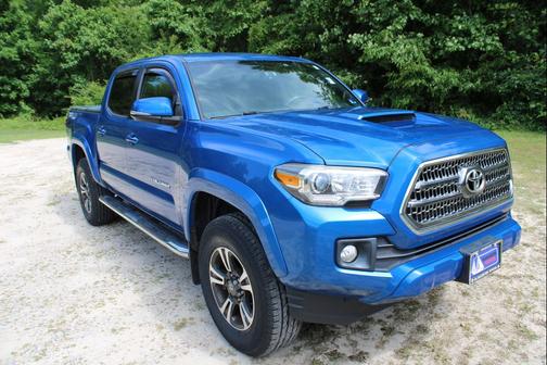 Blazing Blue Pearl 2017 Toyota Tacoma TRD Sport