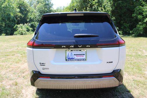 Wind Chill Pearl w/Black Roof 2026 Toyota RAV4 SE