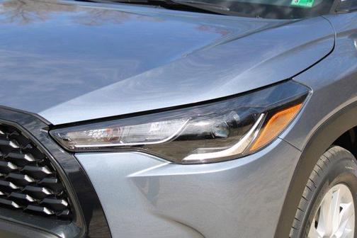 2025 Toyota Corolla Cross LE
