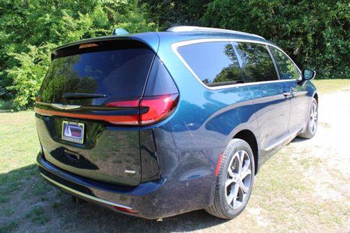 Fathom Blue Pearlcoat 2022 Chrysler Pacifica L