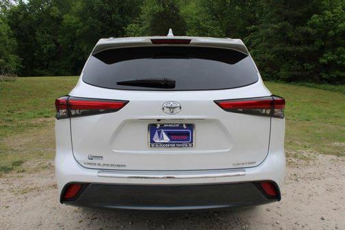 Wind Chill Pearl 2023 Toyota Highlander Limited