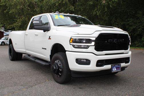 2024 RAM 3500 Laramie Crew Cab 4x4 8' Box