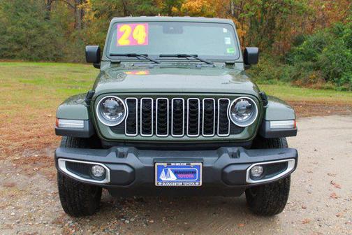 2024 Jeep Wrangler 4-Door Sahara 4x4