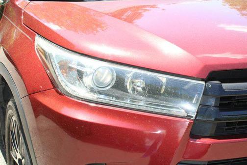 2017 Toyota Highlander SE