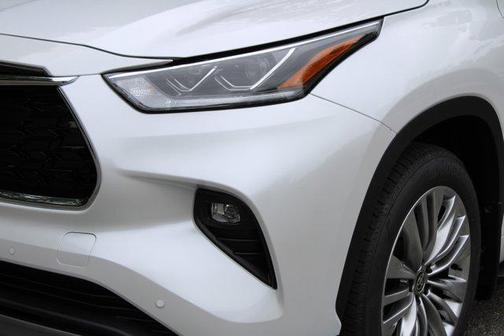 2025 Toyota Highlander Platinum