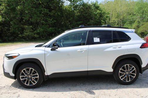 Wind Chill Pearl 2026 Toyota Corolla Cross XLE
